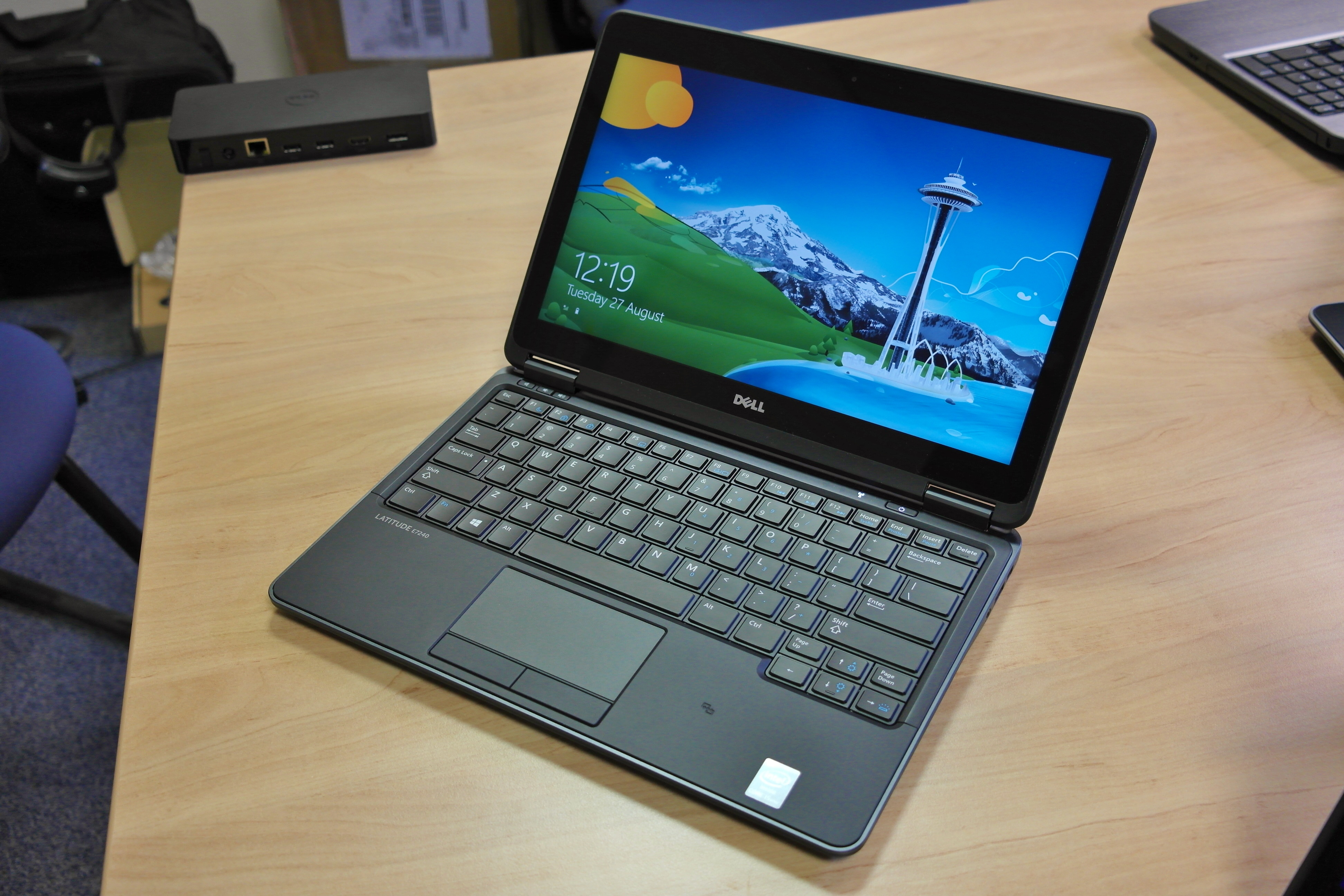 Dell Latitude 12 7000 Tab is the Hybrid Rival for Surface | SmartnTechs