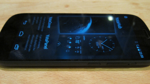 yotaphone_2_review_feature_02