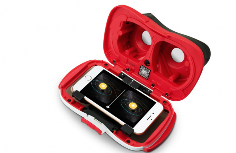 apple-starts-selling-iphone-based-virtual-reality-goggles-online-store